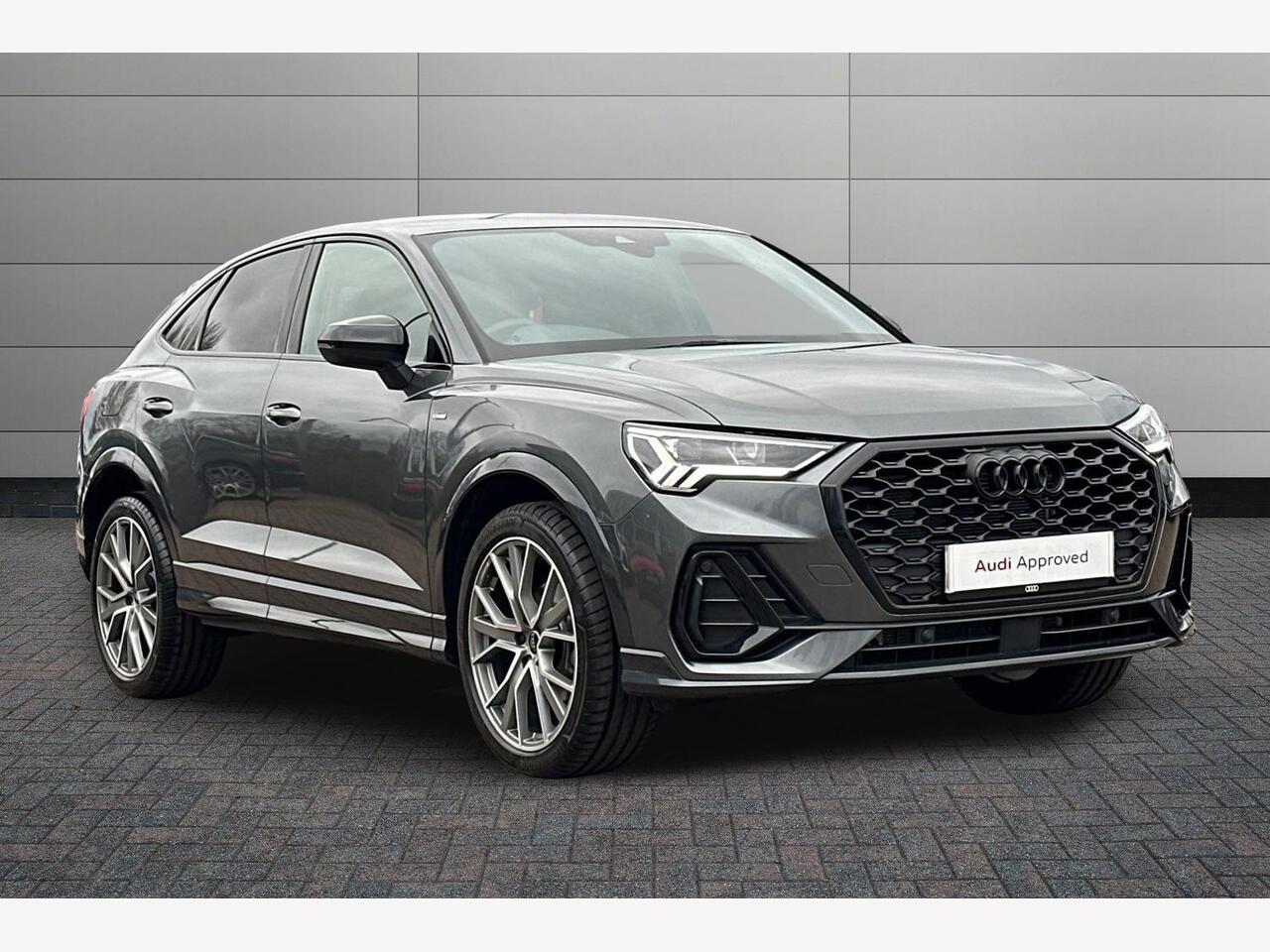 Main listing image - Audi Q3