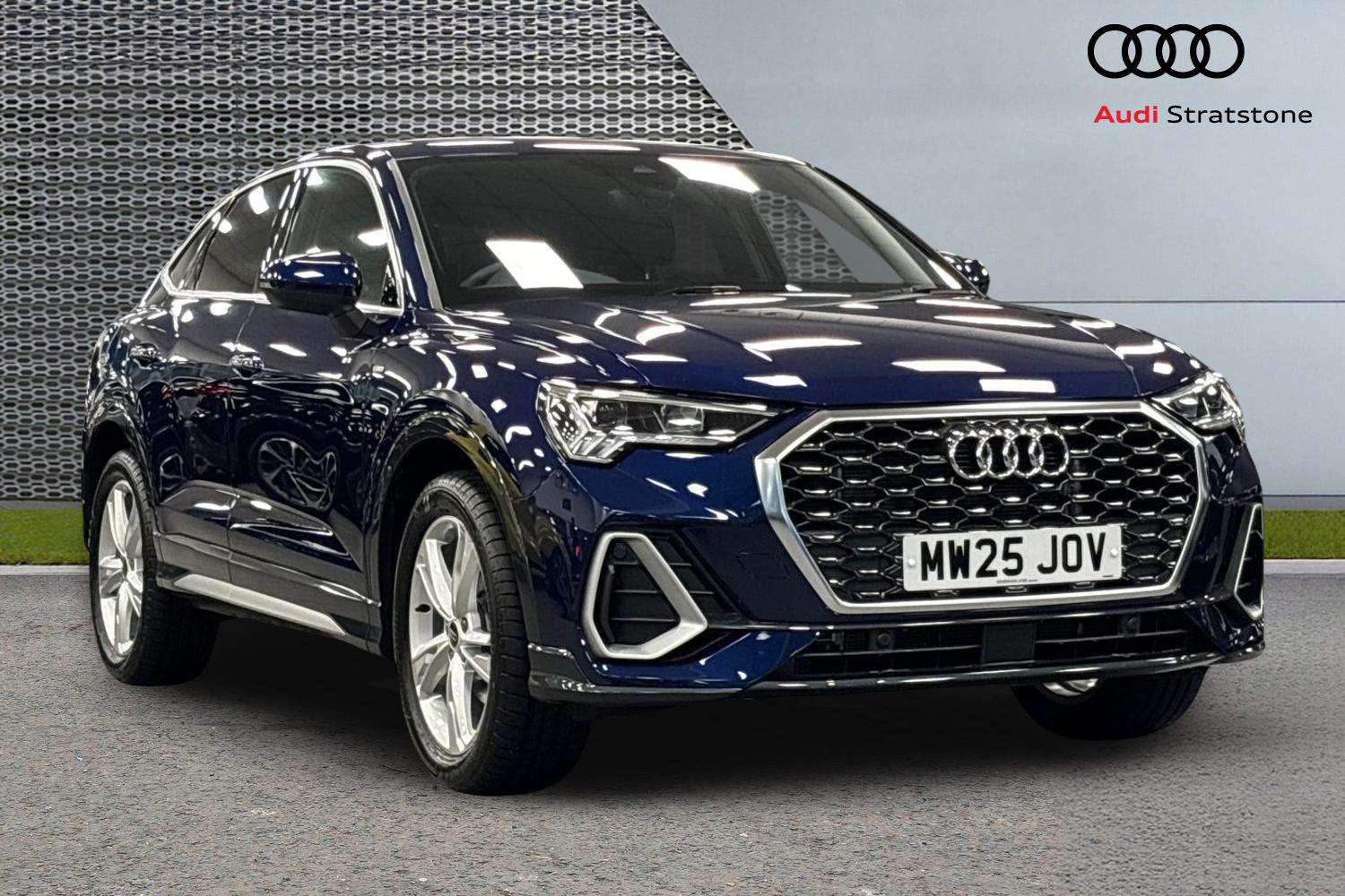 Main listing image - Audi Q3