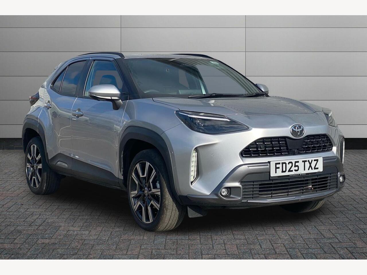 Main listing image - Toyota Yaris Cross