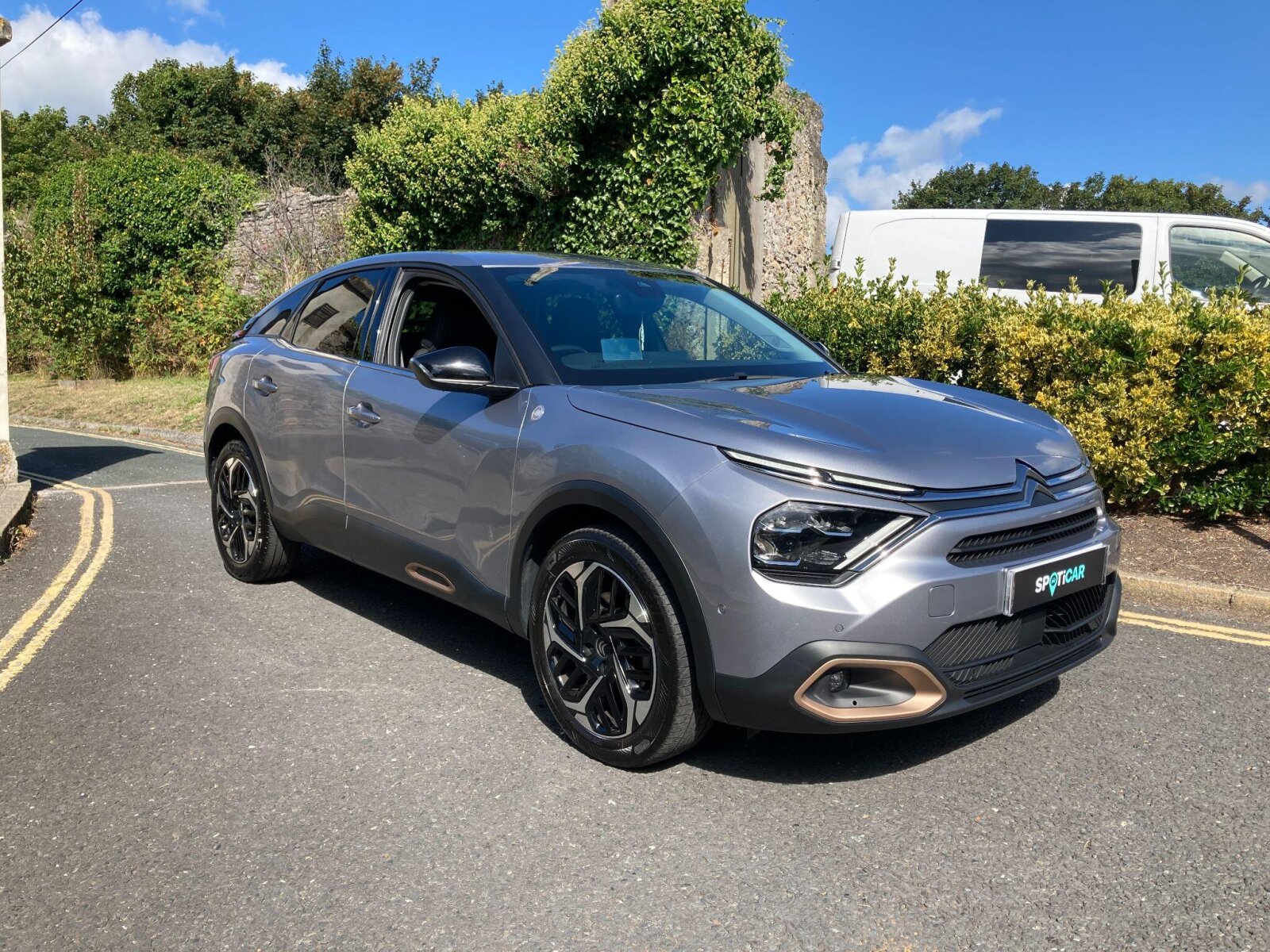 Main listing image - Citroen C4