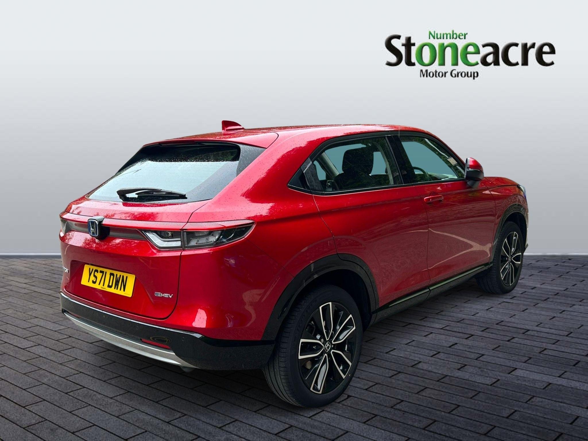 Main listing image - Honda CR-V