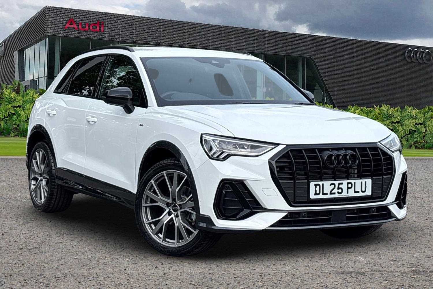 Main listing image - Audi Q3