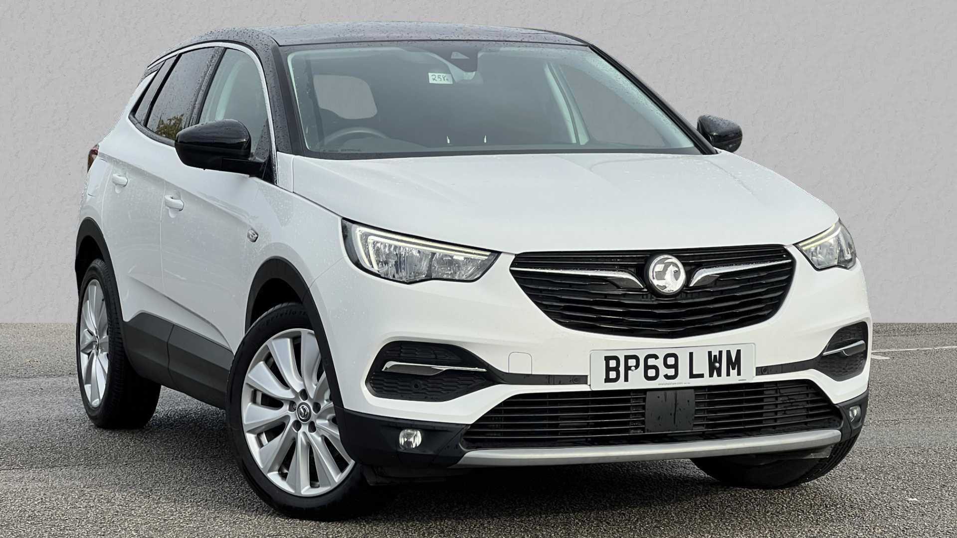 Main listing image - Vauxhall Grandland X