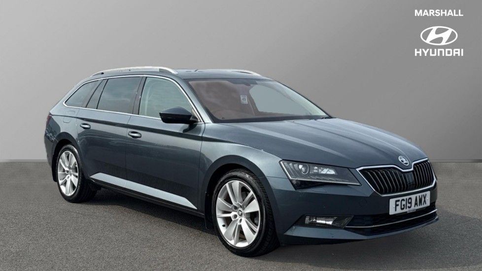Main listing image - Skoda Superb Estate