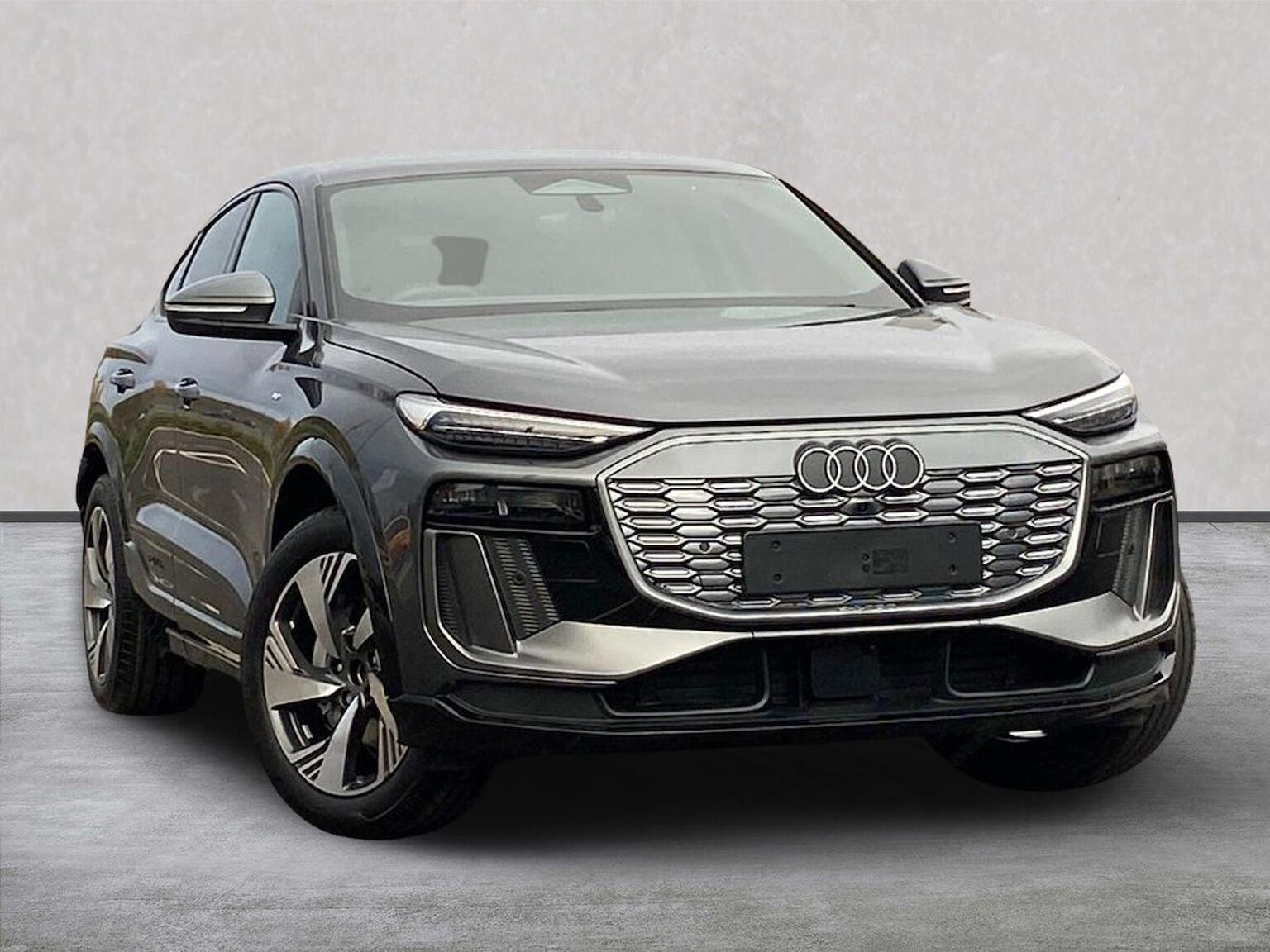 Main listing image - Audi Q6 e-tron