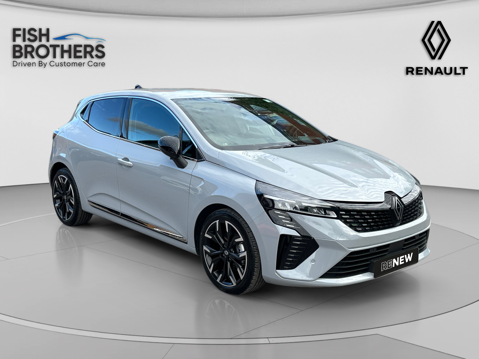 Main listing image - Renault Clio
