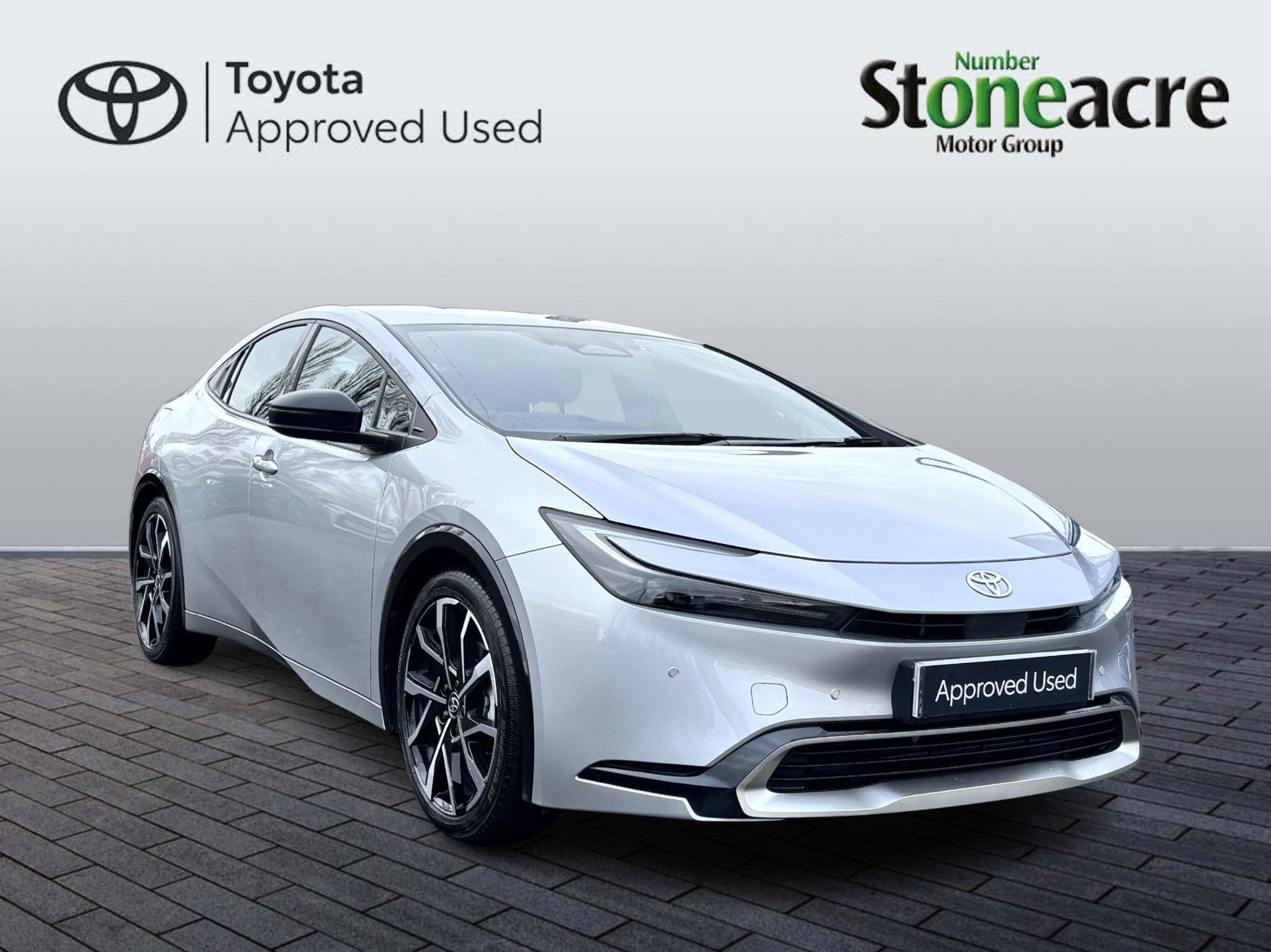 Main listing image - Toyota Prius Plug-In