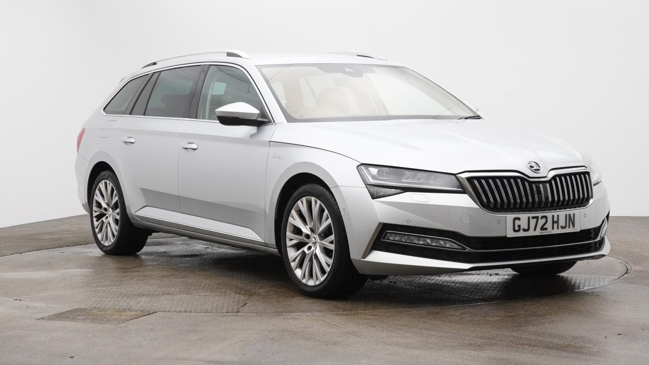 Main listing image - Skoda Superb Estate