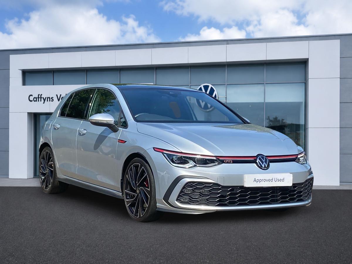 Main listing image - Volkswagen Golf