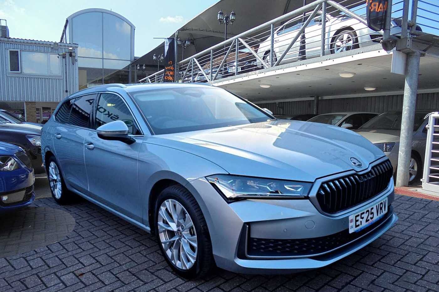 Main listing image - Skoda Superb Estate
