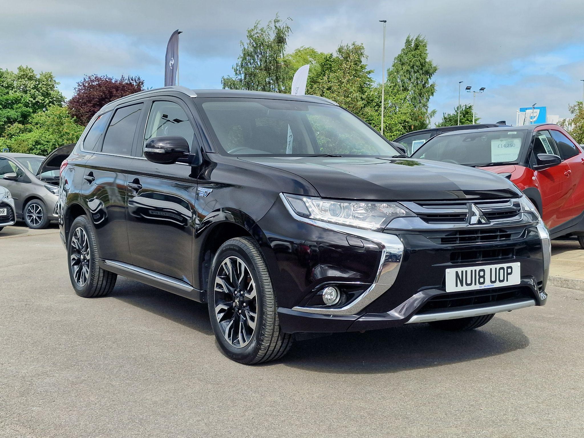 Main listing image - Mitsubishi Outlander