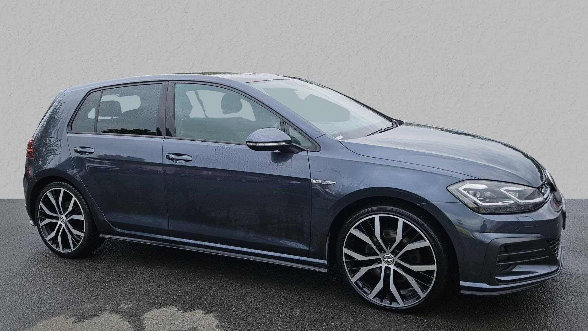 Main listing image - Volkswagen Golf