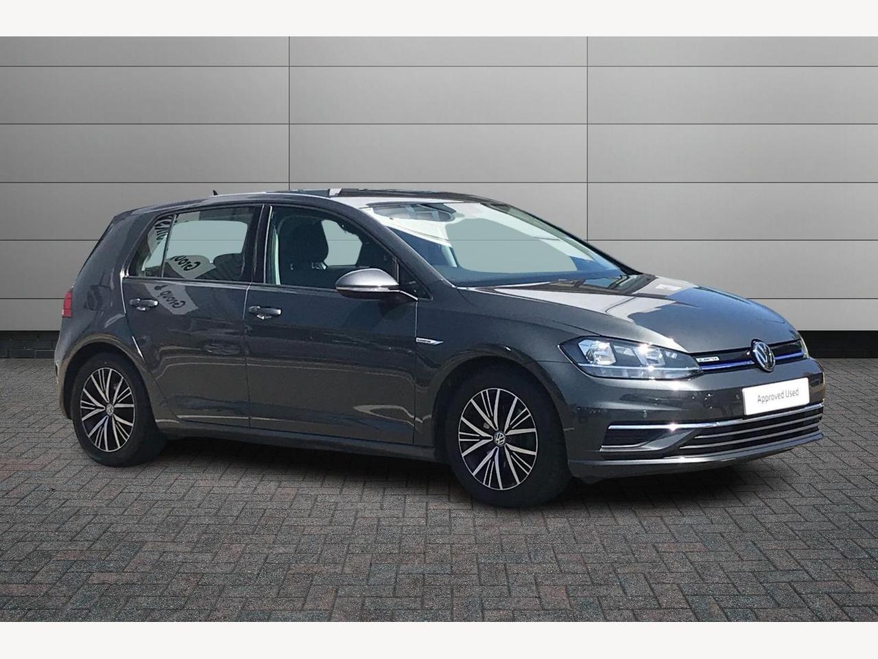 Main listing image - Volkswagen Golf