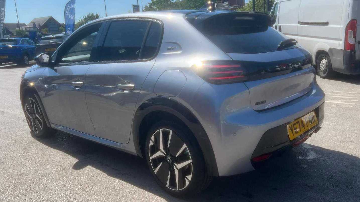 Main listing image - Peugeot 208