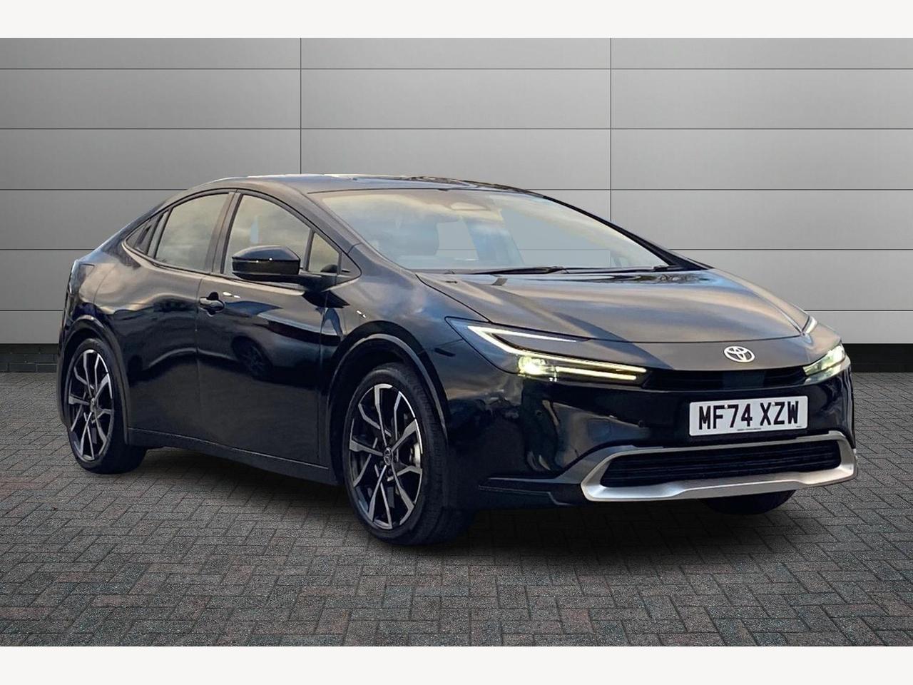 Main listing image - Toyota Prius Plug-In