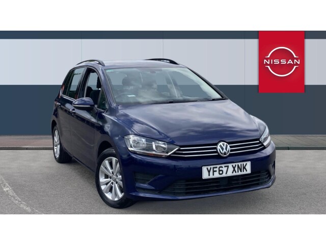 Main listing image - Volkswagen Golf SV