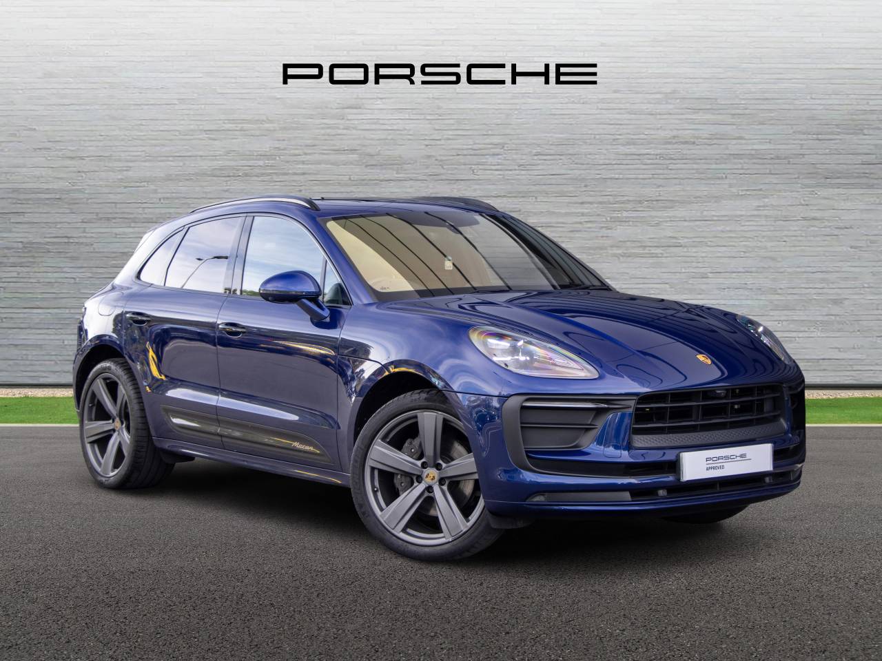 Main listing image - Porsche Macan