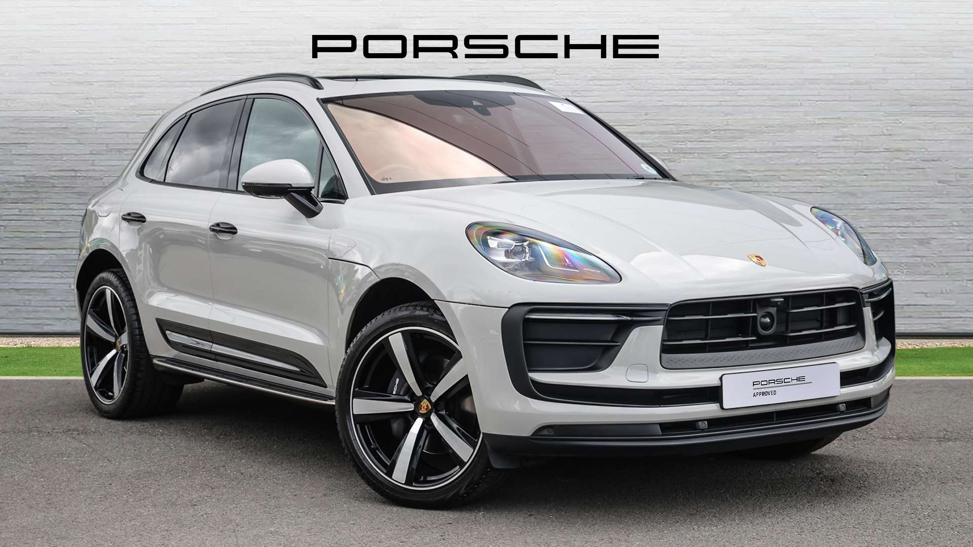 Main listing image - Porsche Macan