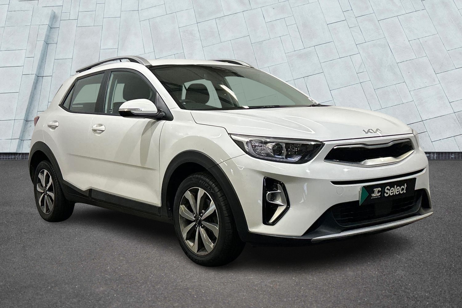 Main listing image - Kia Stonic