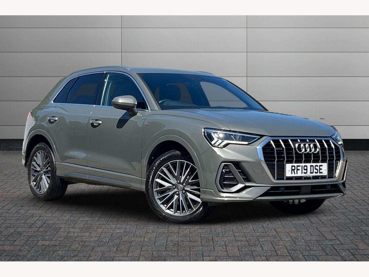 Main listing image - Audi Q3
