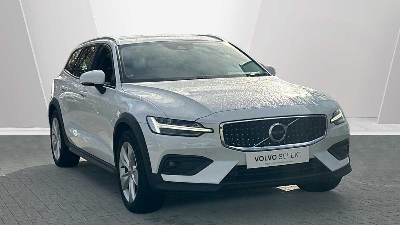 Main listing image - Volvo V60 Cross Country