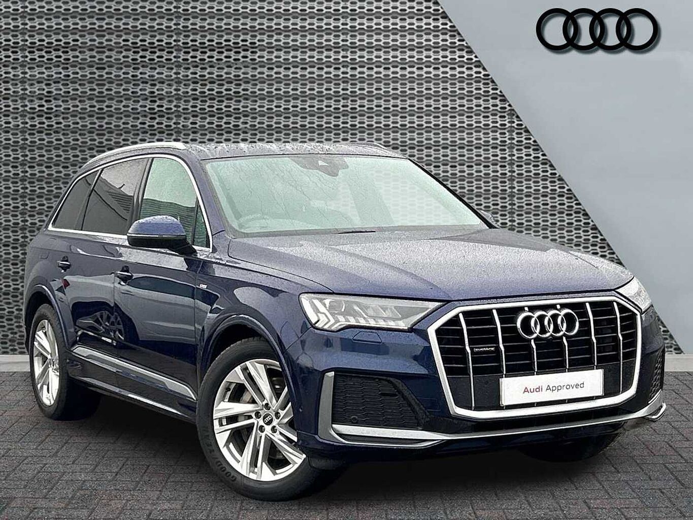 Main listing image - Audi Q7