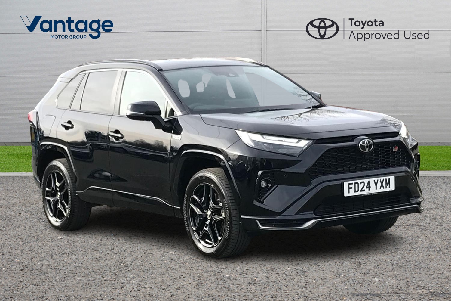 Main listing image - Toyota RAV4