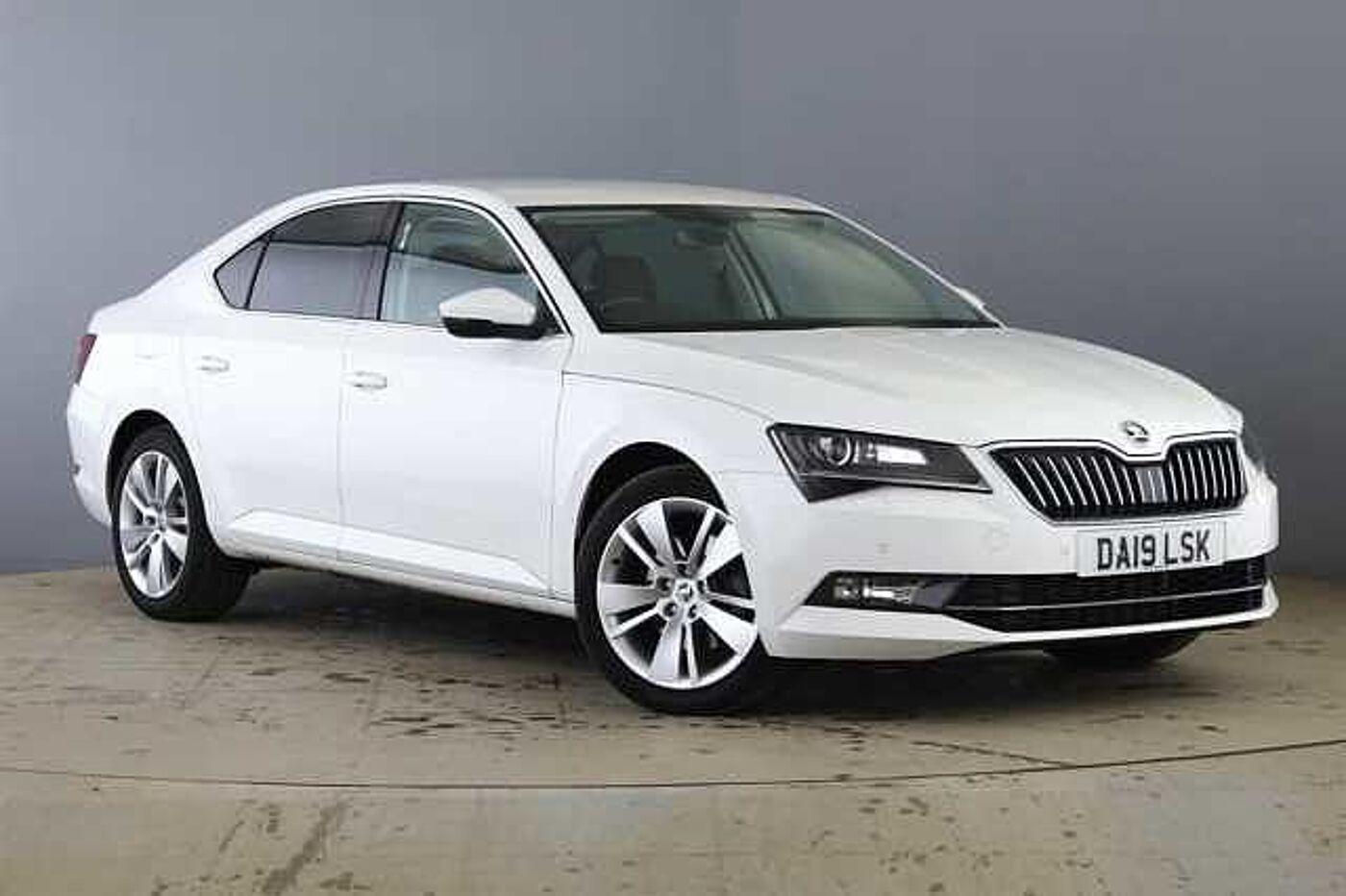 Main listing image - Skoda Superb