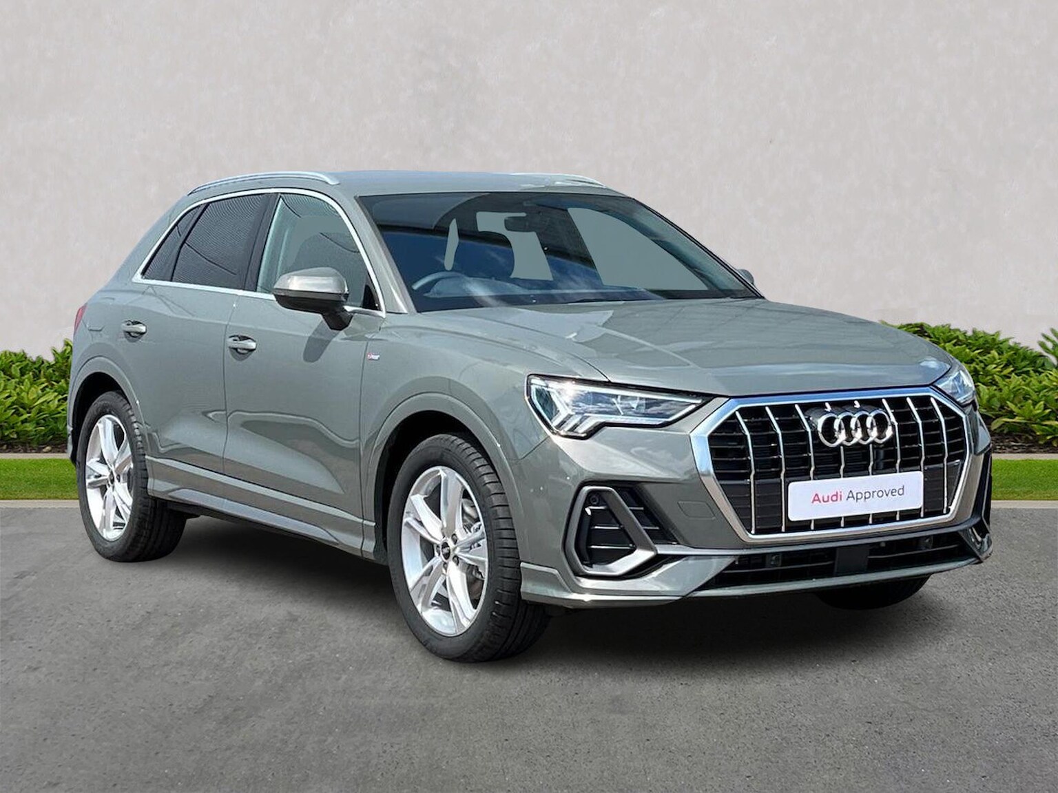 Main listing image - Audi Q3
