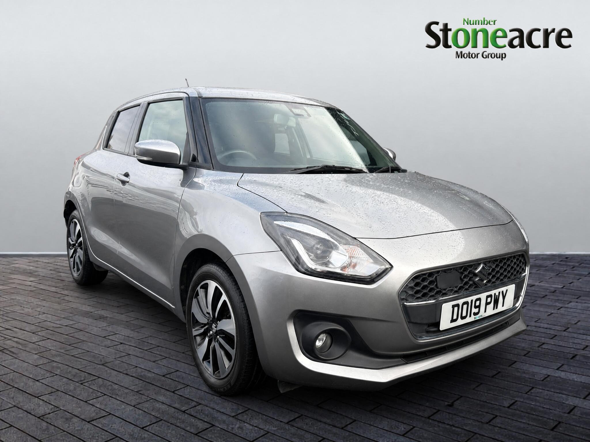 Main listing image - Suzuki Swift