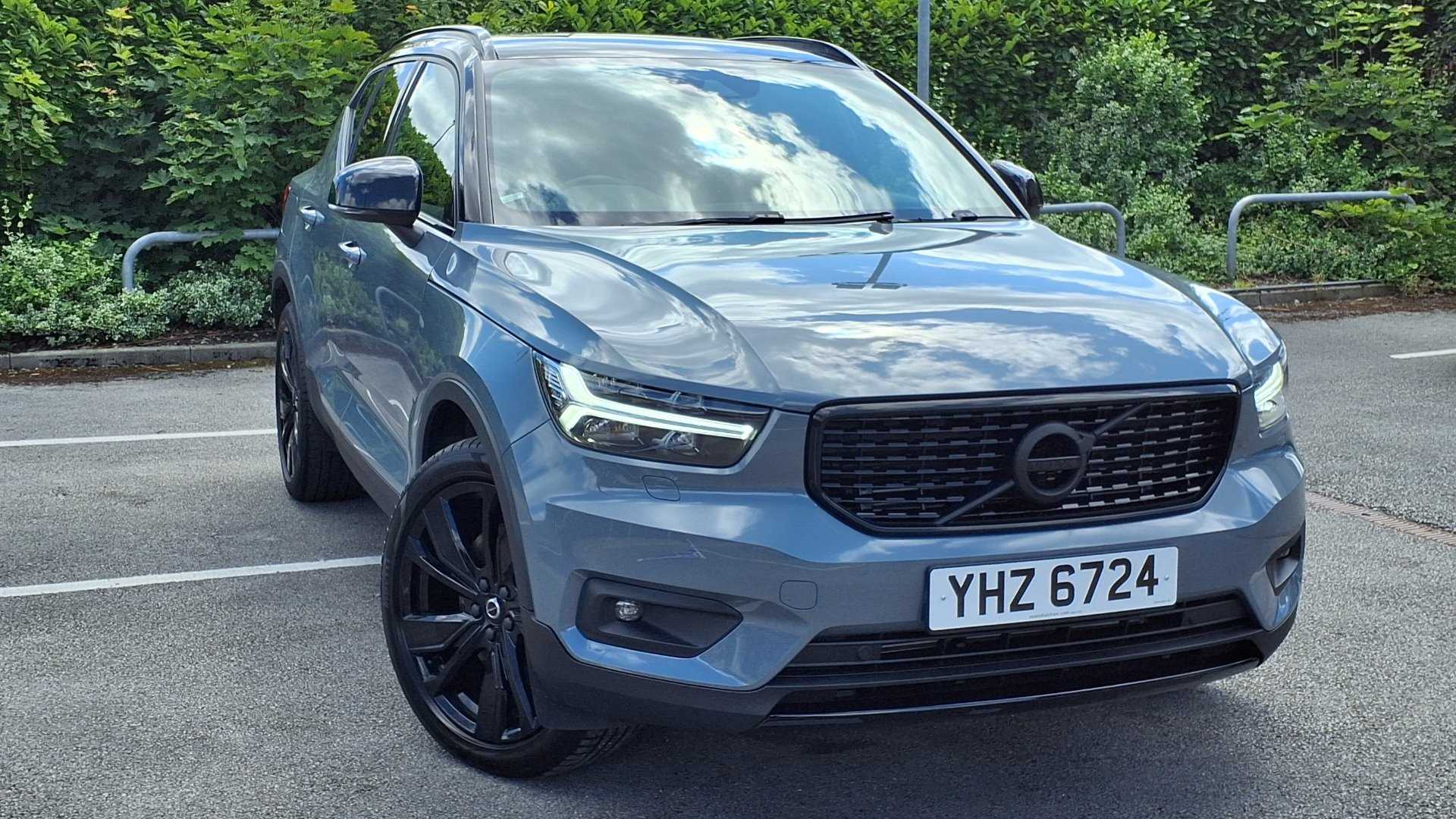 Main listing image - Volvo XC40 Recharge