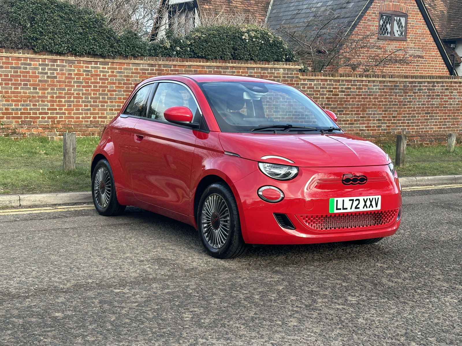 Main listing image - Fiat 500 Electric