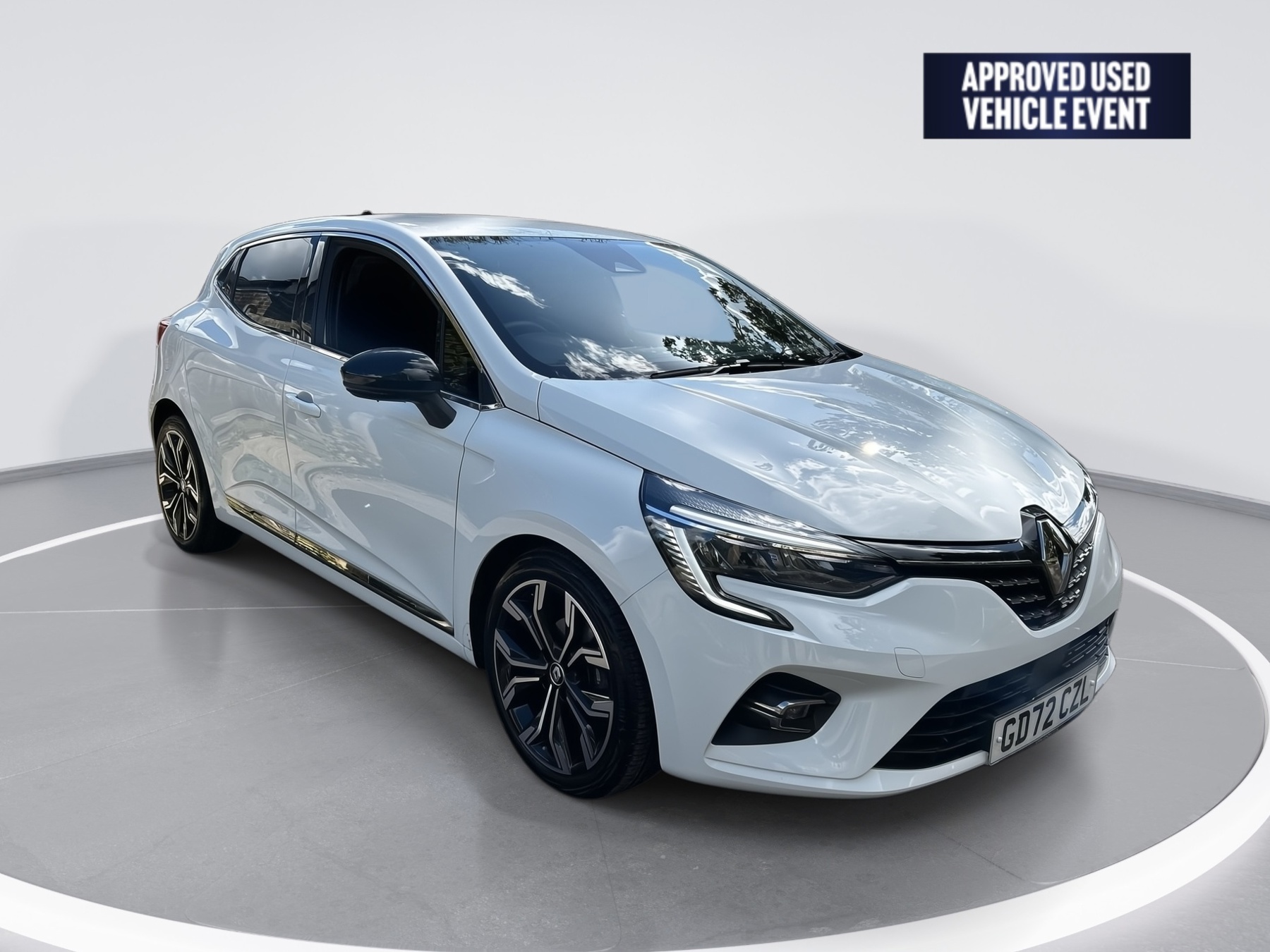 Main listing image - Renault Clio