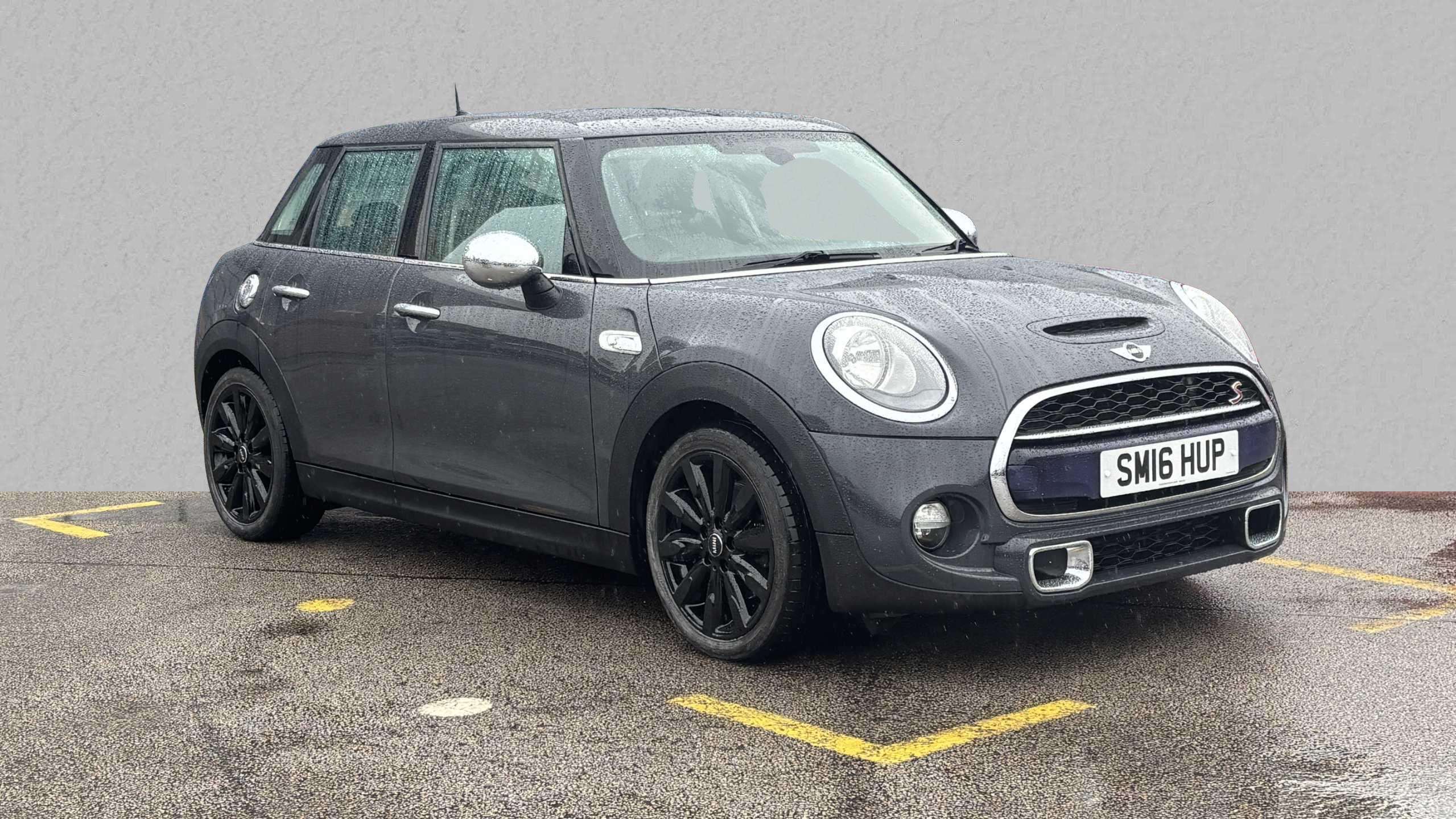 Main listing image - MINI Hatchback 5dr