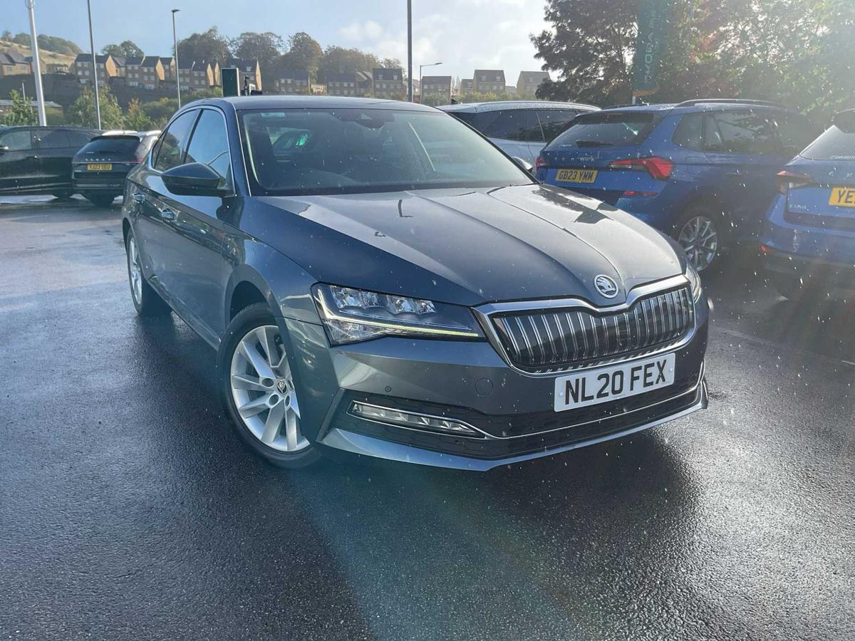 Main listing image - Skoda Superb