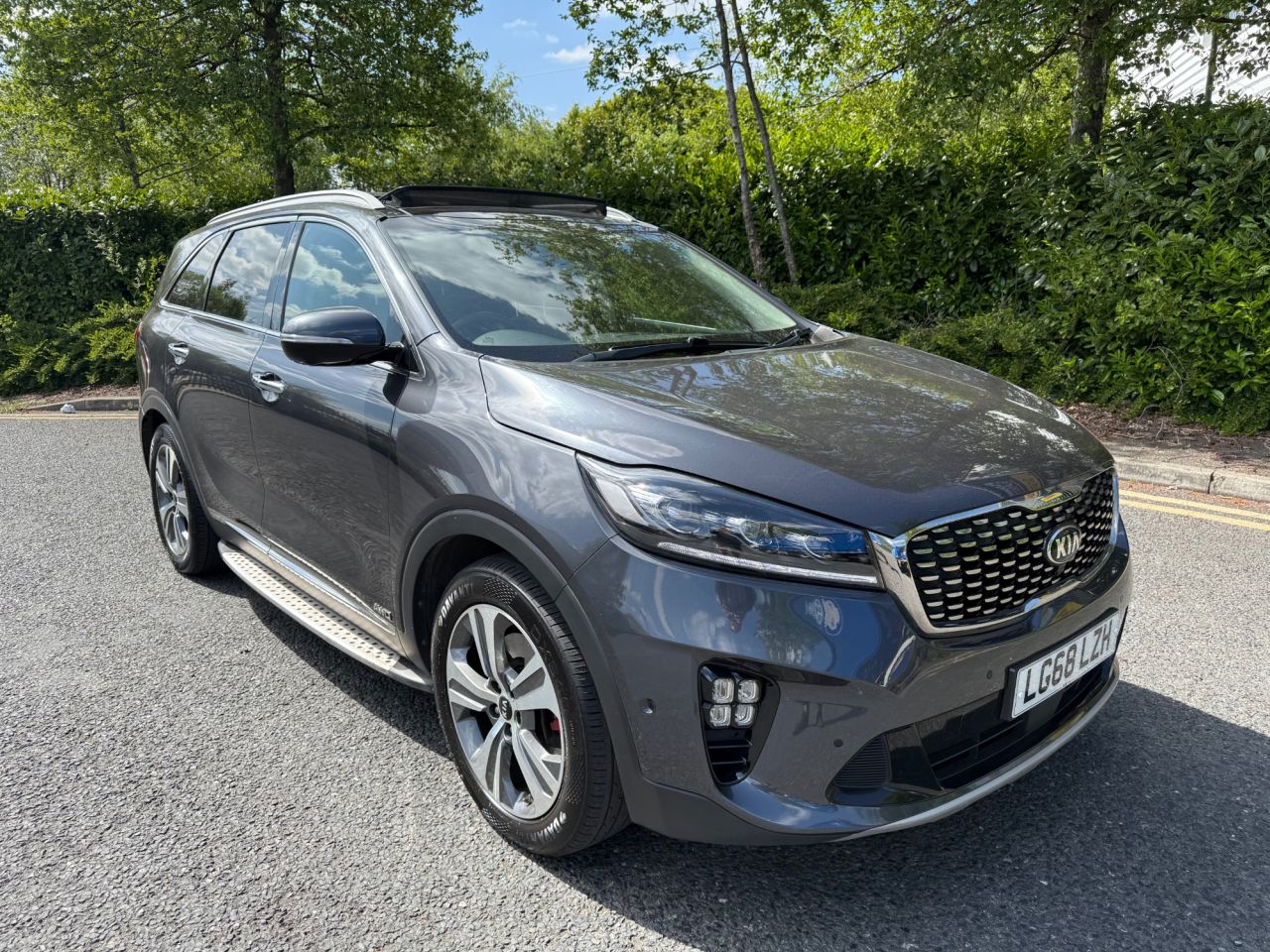 Main listing image - Kia Sorento