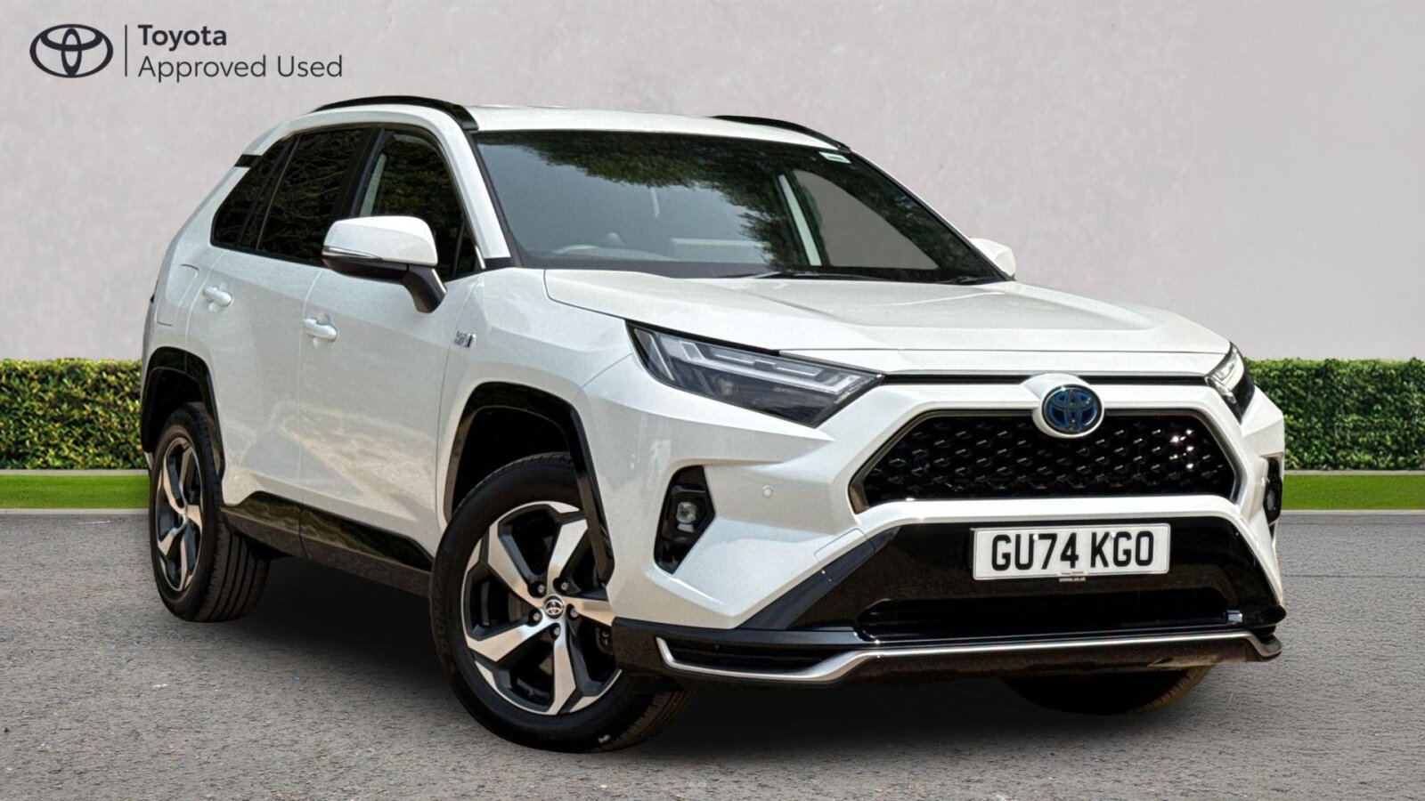Main listing image - Toyota RAV4