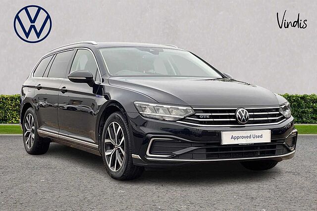 Main listing image - Volkswagen Passat GTE