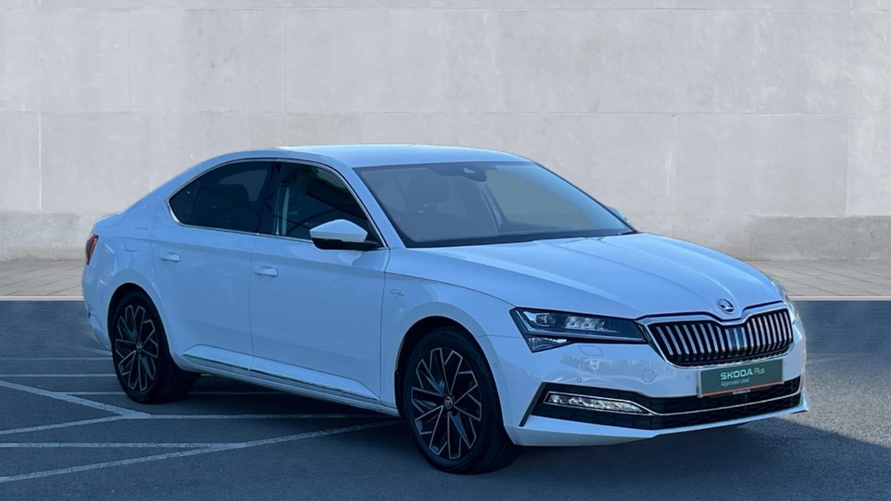 Main listing image - Skoda Superb