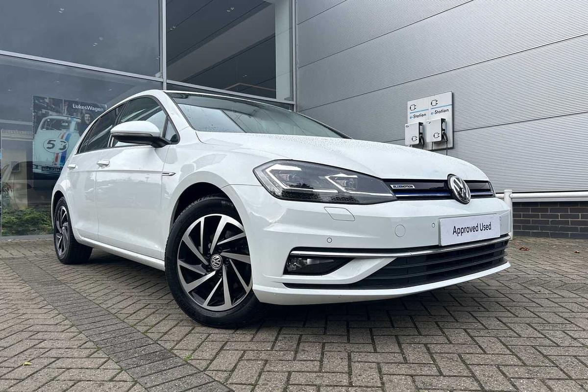 Main listing image - Volkswagen Golf