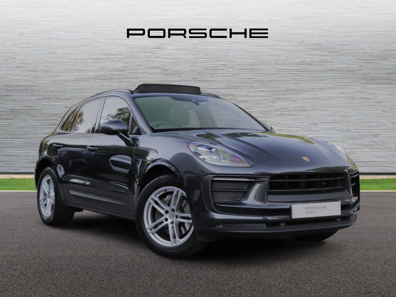 Main listing image - Porsche Macan