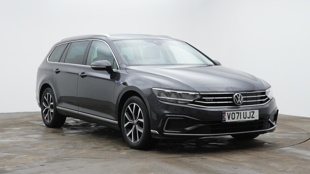 Main listing image - Volkswagen Passat GTE