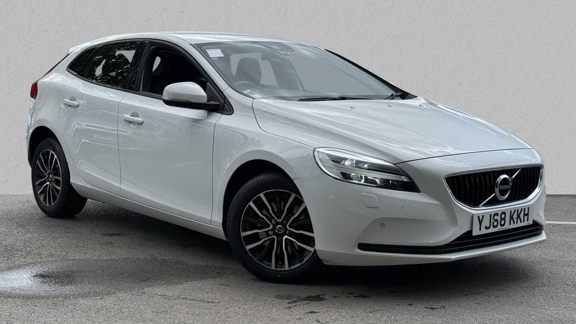 Main listing image - Volvo V40