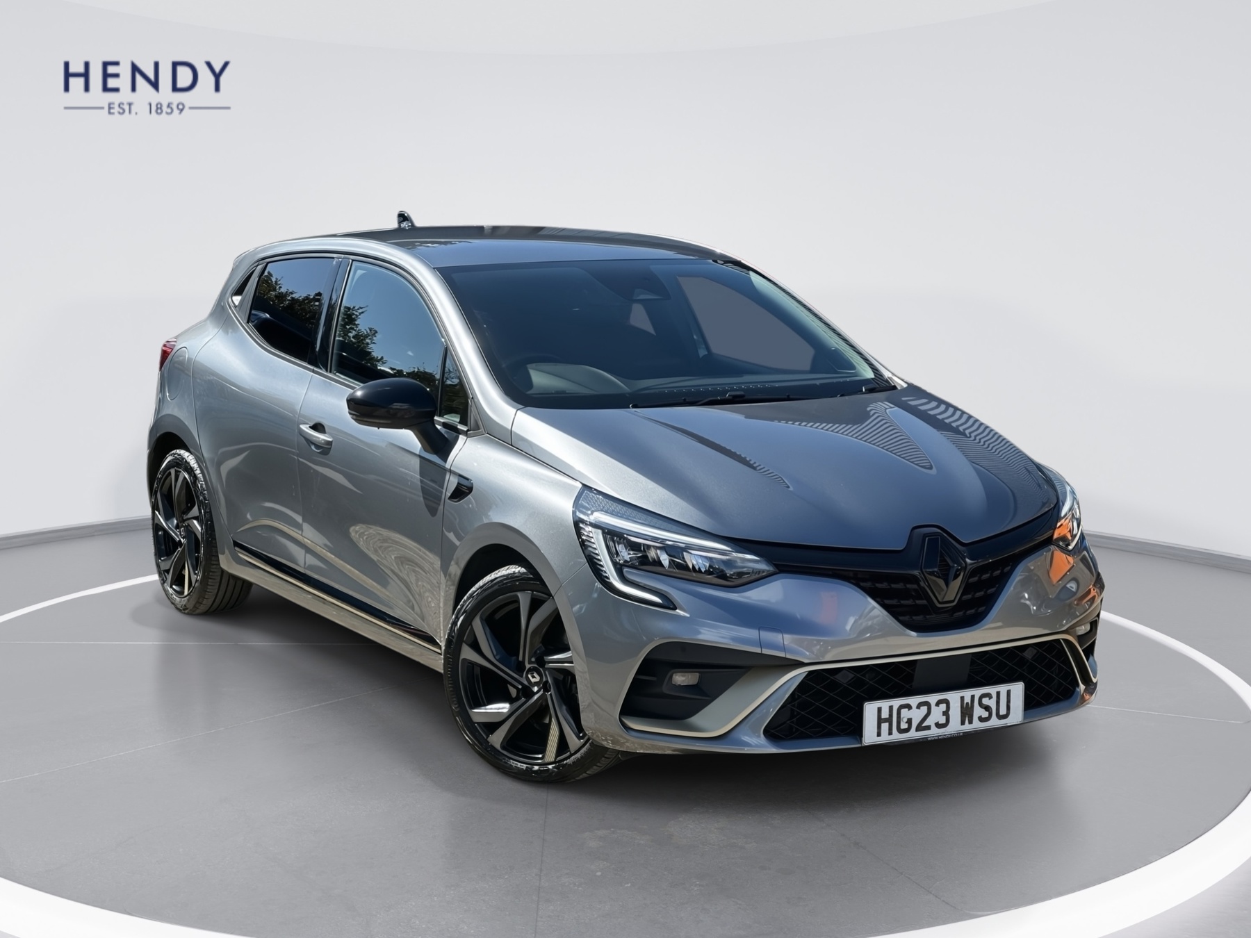 Main listing image - Renault Clio