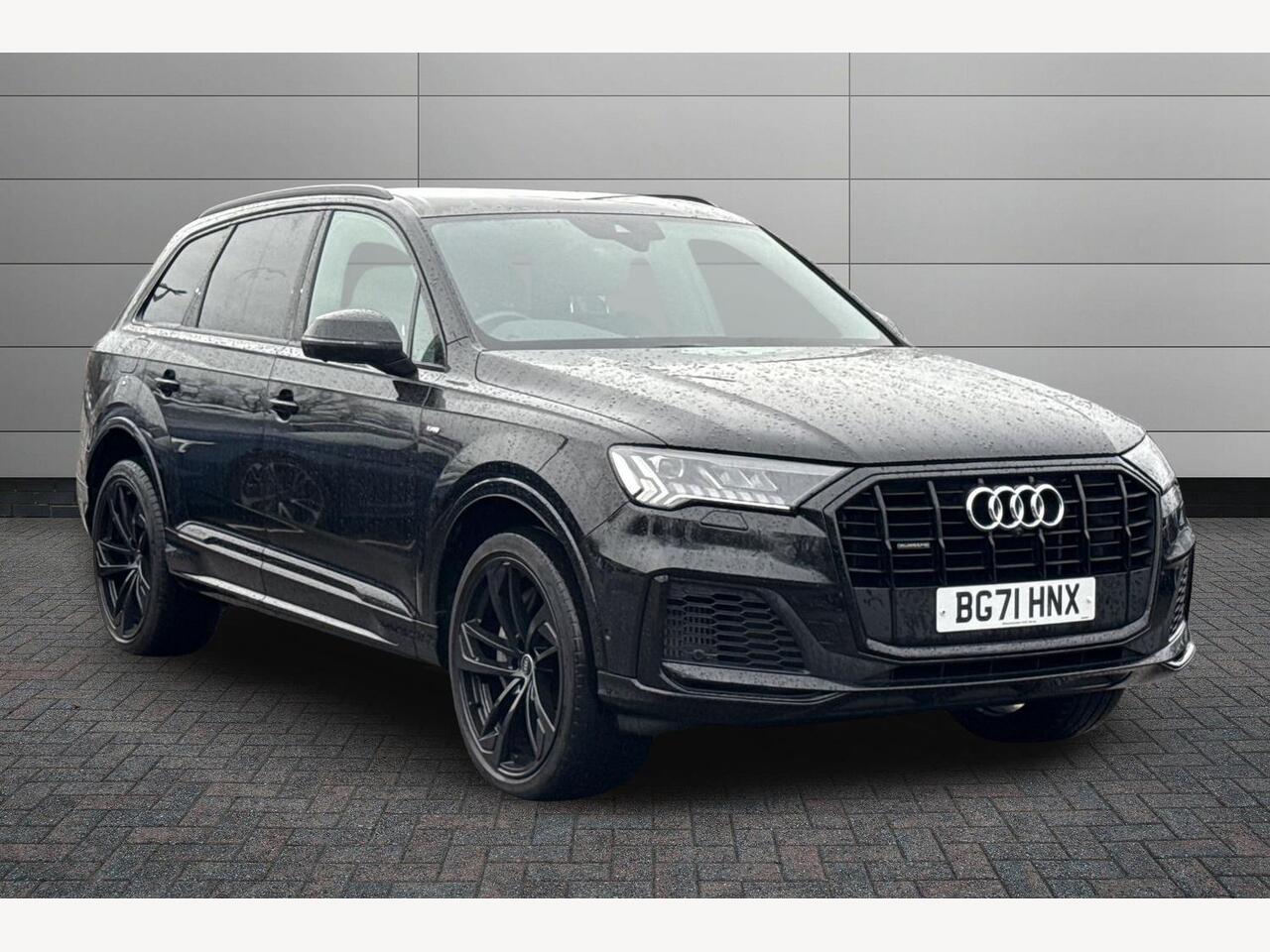 Main listing image - Audi Q7