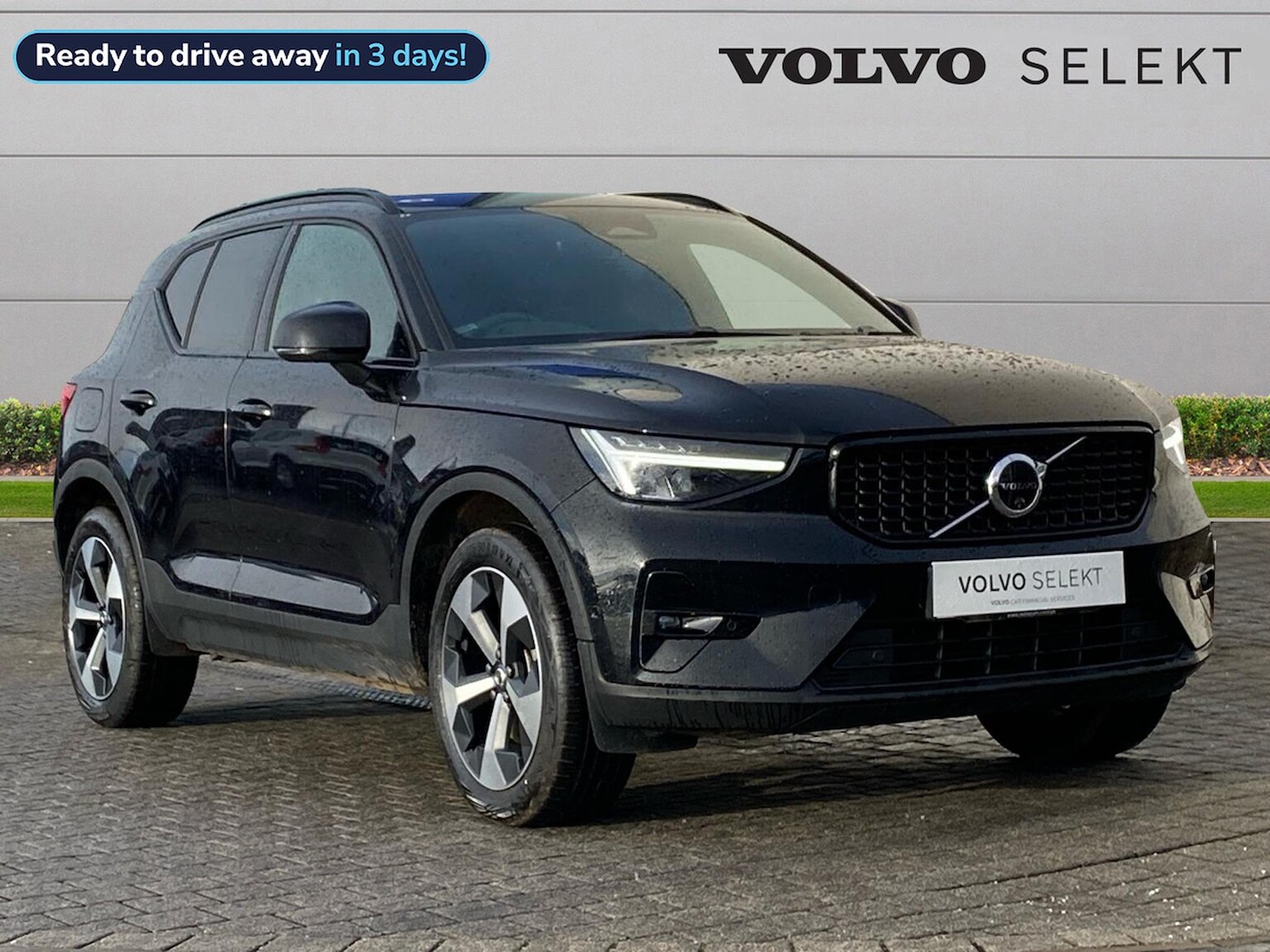 Main listing image - Volvo XC40