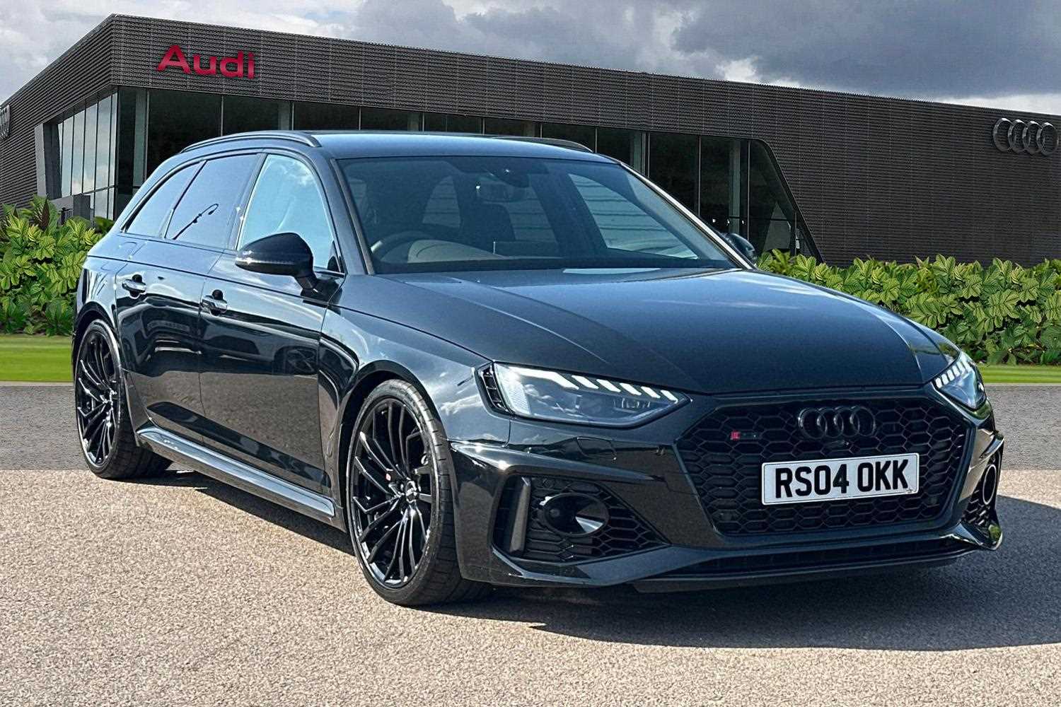 Main listing image - Audi RS4