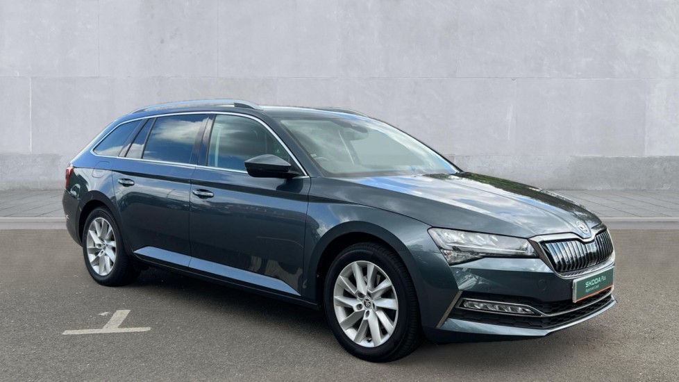 Main listing image - Skoda Superb Estate