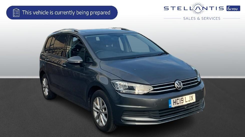 Main listing image - Volkswagen Touran