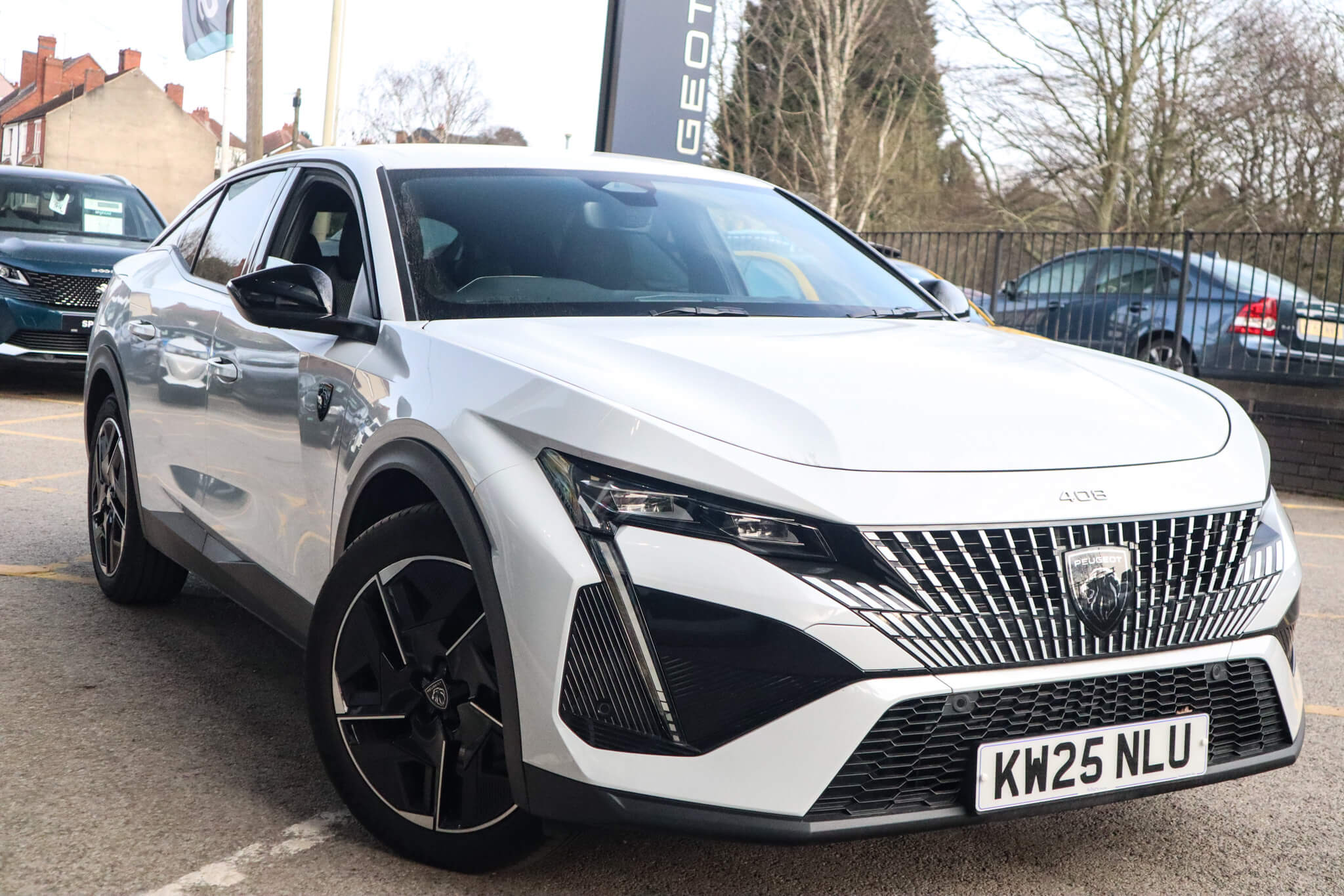 Main listing image - Peugeot 408